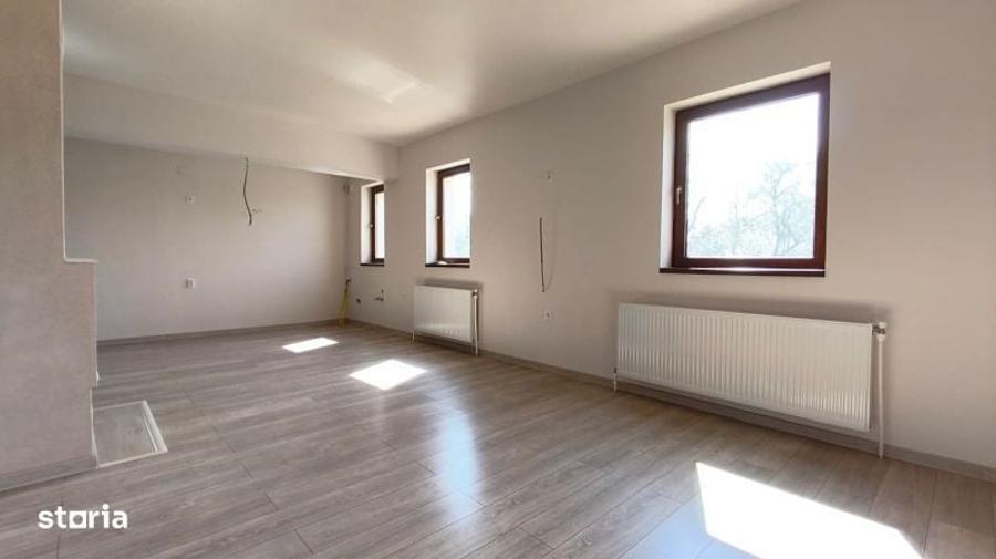 Casa la 11 km distanta de Deva - 14