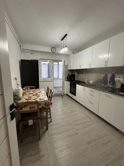 Apartament 3 camere de vanzare Gorjului - 1