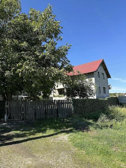 Vand casa cu mansarda - 8