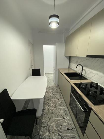 Garsoniera decomandata Militari Residence - 5