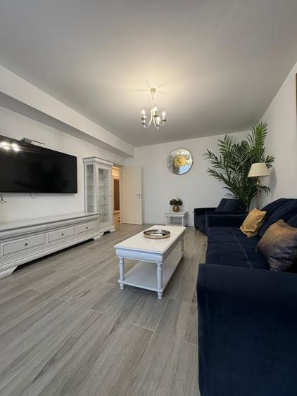 Apartament 3 camere, 100 mp, LUX, VEDERE LA MARE! AXI107 - 1