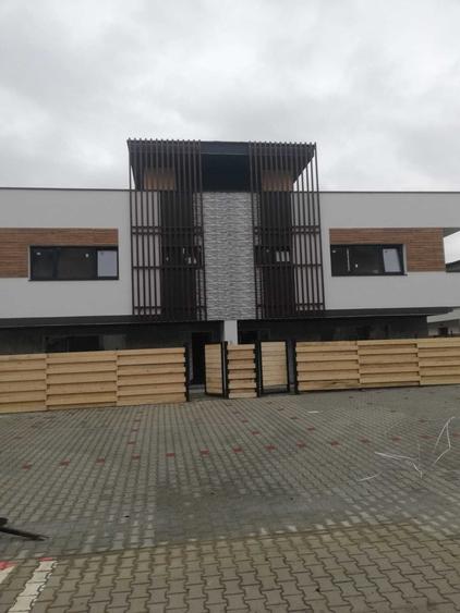 PersoanaFizica Vand Casa Floresti SubCetate Baza Sportiva Parc Poligon - 5