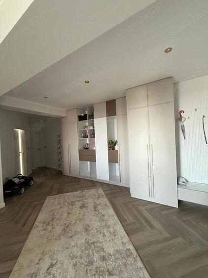 Vanzare apartament 3 camere bloc nou zona restaurantului Gradinita - 1