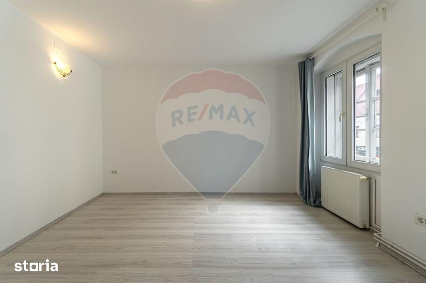 Apartament cu 2 camere semidecomandat în Centrul Istoric