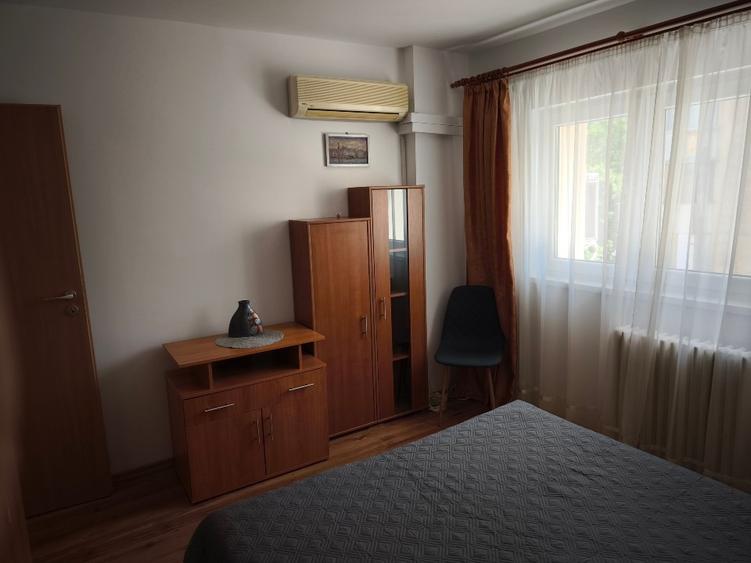 Apartament cu 2 camere semidecomandat, mobilat în Brâncoveanu