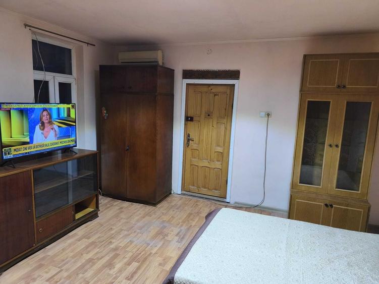 Casă cu 2 camere cu Teren 50 Mp în Central