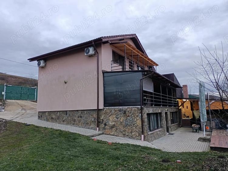 Casă cu 6 camere cu Teren 800 Mp în Central