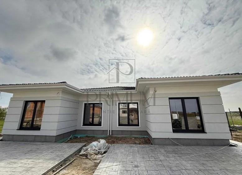 Duplex cu 3 camere cu Canalizare în Moșnița Nouă