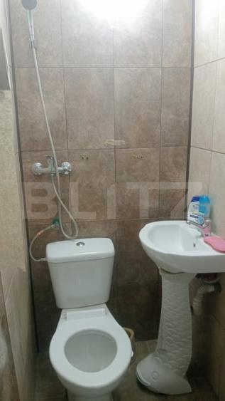 Casă individuală cu 8 camere cu Canalizare în Astra