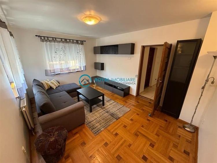 Casă individuală cu 7 camere cu Canalizare în Cioceanu
