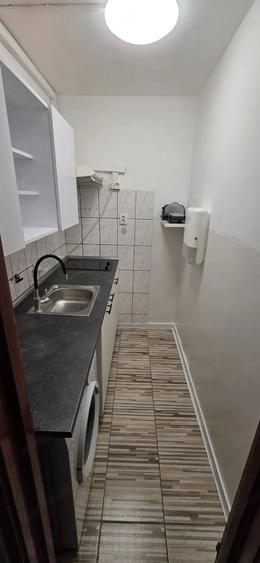 Garsonieră decomandată în Costin Georgian