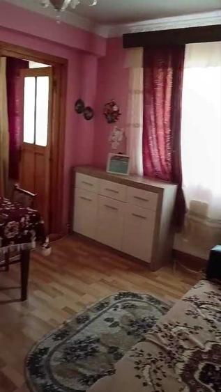 Apartament cu 3 camere nedecomandat în Coman