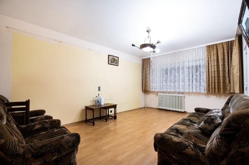 Apartament cu 2 camere decomandat în Baba Novac