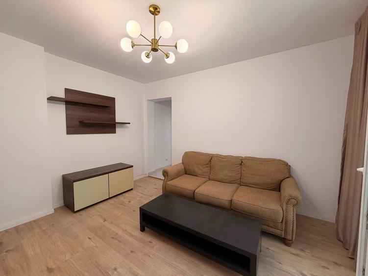 Apartament cu 2 camere semidecomandat în Central