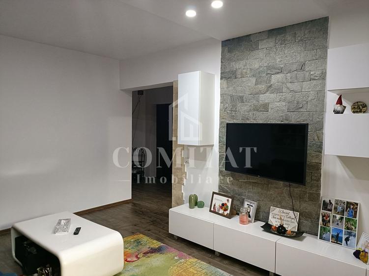 Apartament cu 3 camere semidecomandat, mobilat în Apahida