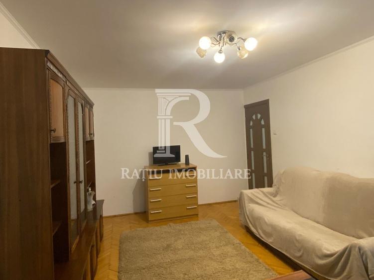 Apartament cu 3 camere decomandat, mobilat în Rogerius