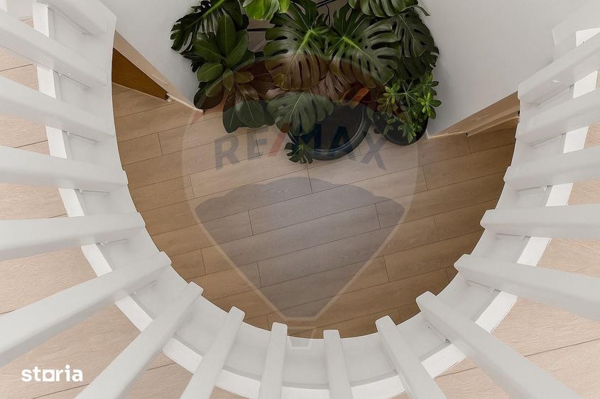 Casă cu 6 camere cu Teren 572 Mp în Central