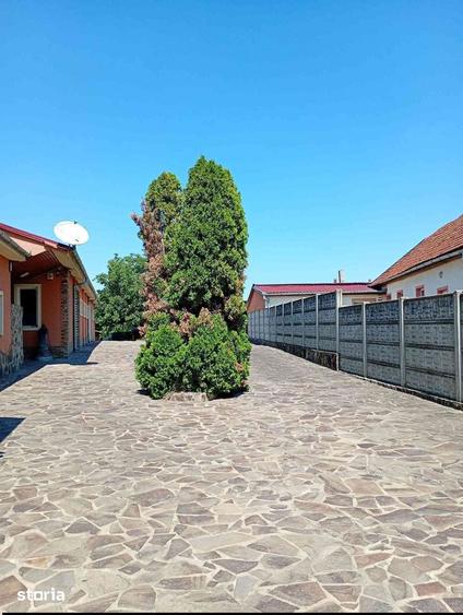 Spațiu comercial, de 700 mp, în Diosig