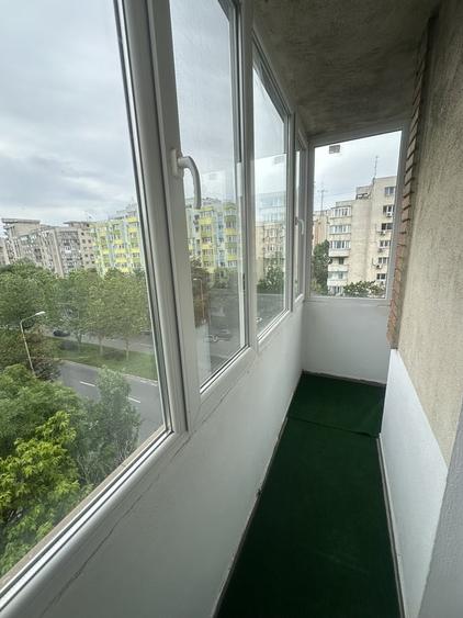 Apartament cu 3 camere semidecomandat în 13 Septembrie