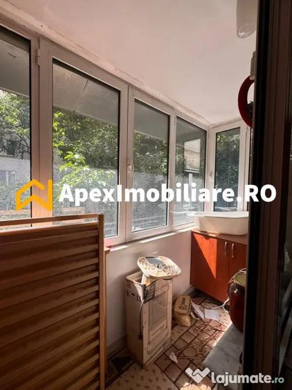 Apartament cu 3 camere decomandat în Valea Ialomiței