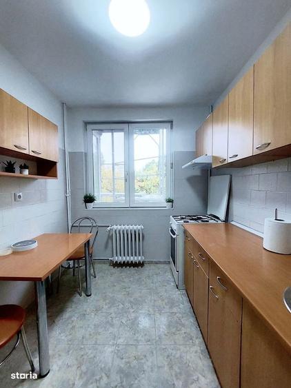 Apartament cu 2 camere semidecomandat, mobilat în Titan