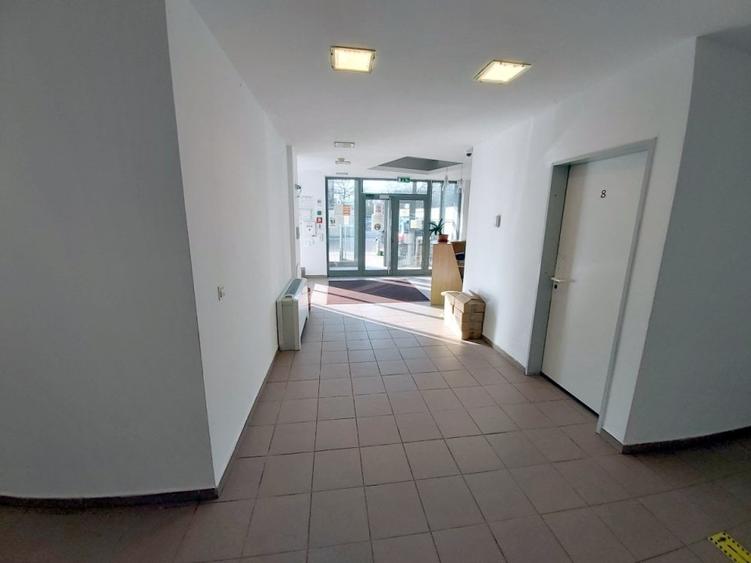 Casă cu 16 camere cu Teren 750 Mp în Splaiul Unirii