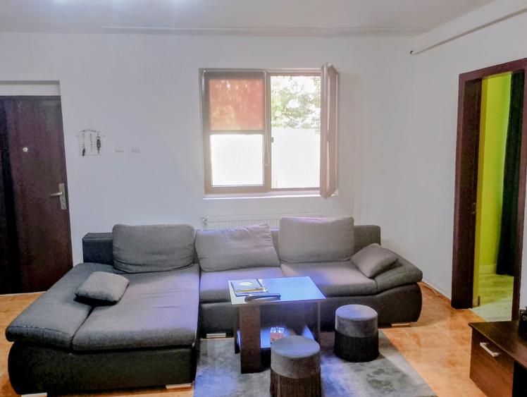 Apartament cu 3 camere în Telegrafului