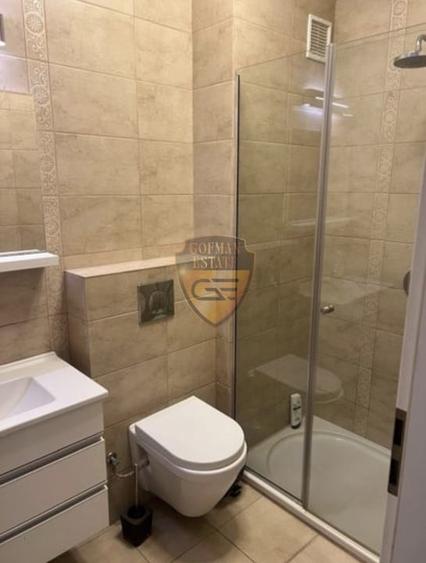 Apartament cu 3 camere decomandat, mobilat în Central
