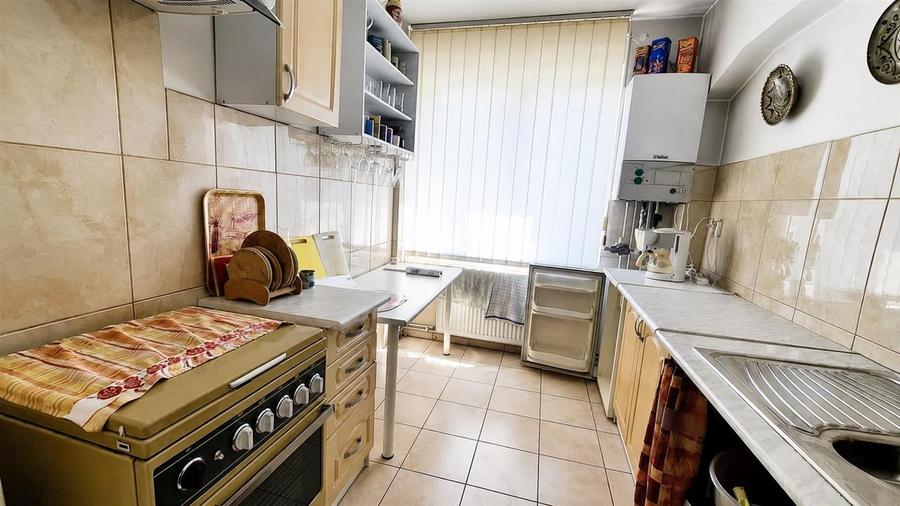 Apartament cu 3 camere semidecomandat, mobilat în Centrul Istoric