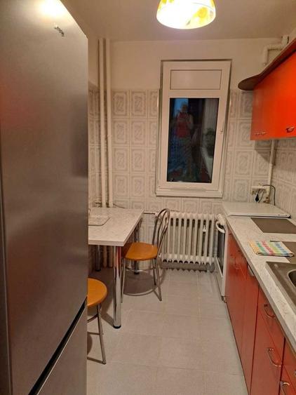 Apartament cu 2 camere semidecomandat în Berceni