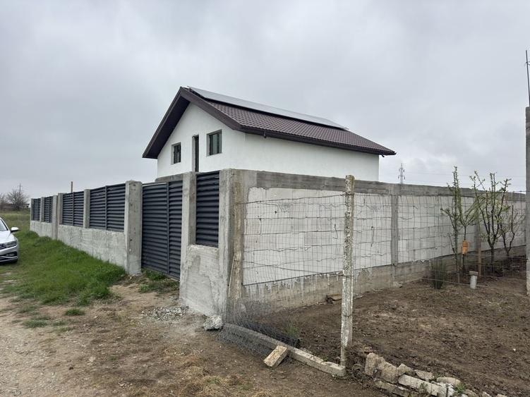 Casă cu 4 camere în Central