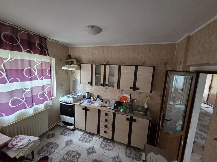 Casă cu 4 camere cu Teren 776 Mp în Unirii