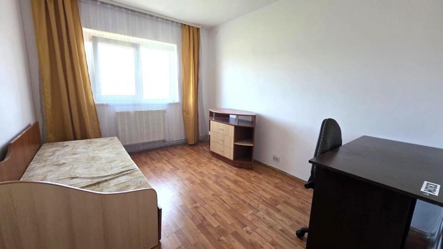 Apartament cu 4 camere decomandat, mobilat în Nord