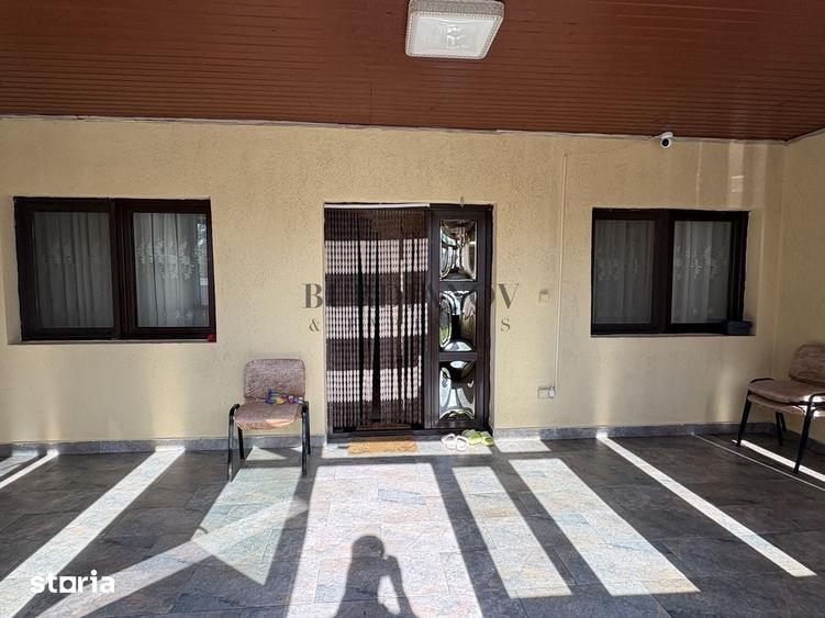 Casă cu 7 camere cu Teren 400 Mp în Brănești