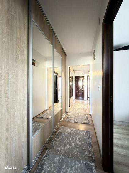 Apartament cu 3 camere decomandat în Girocului