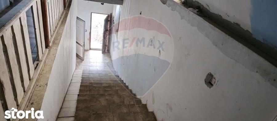 Casa si teren de vanzare in Crevedia - 8