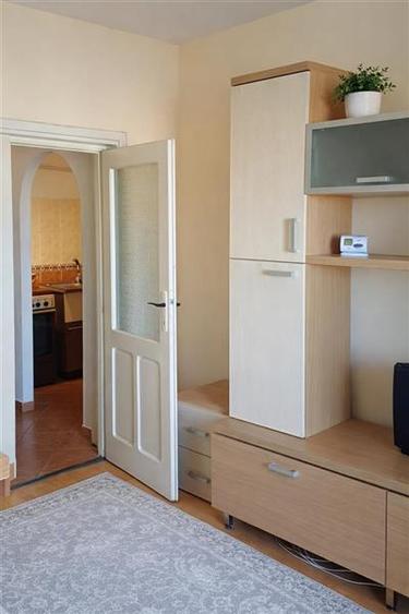 Garsoniera regim vila,cu vedere in verde, mobilata si utilata, Central- Racadau, - 2