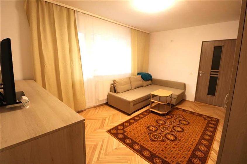 Apartament cu 3 camere, centrala proprie , zona Circumvalatiunii - 2