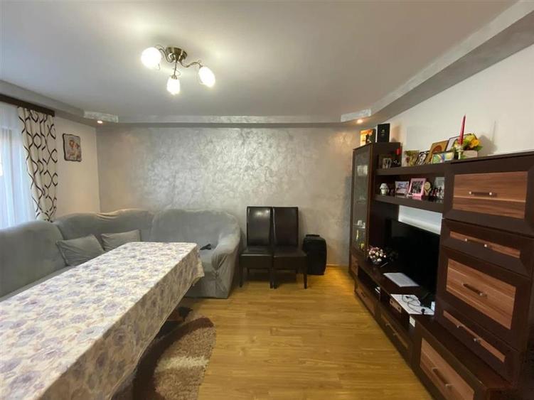 CASA DE VANZARE ZONA MONTANA - 19