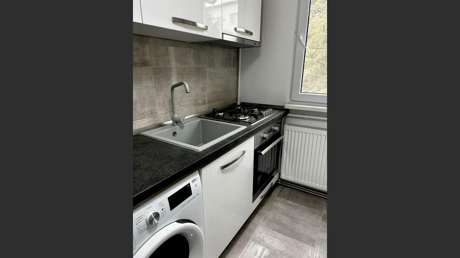 Apartament de vis – complet renovat, mobilat, etaj 2/4 - 9