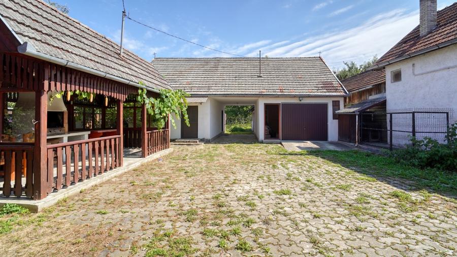 Covasna, casa cu structura deosebita, curte generoasa, dependinte foarte utile! - 13
