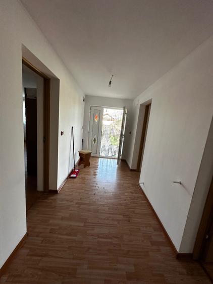 Casa spatioasa de vanzare - 1