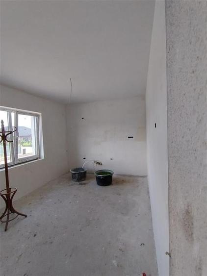 RECO Case insiruite cu trei camere in Sanmartin - 4