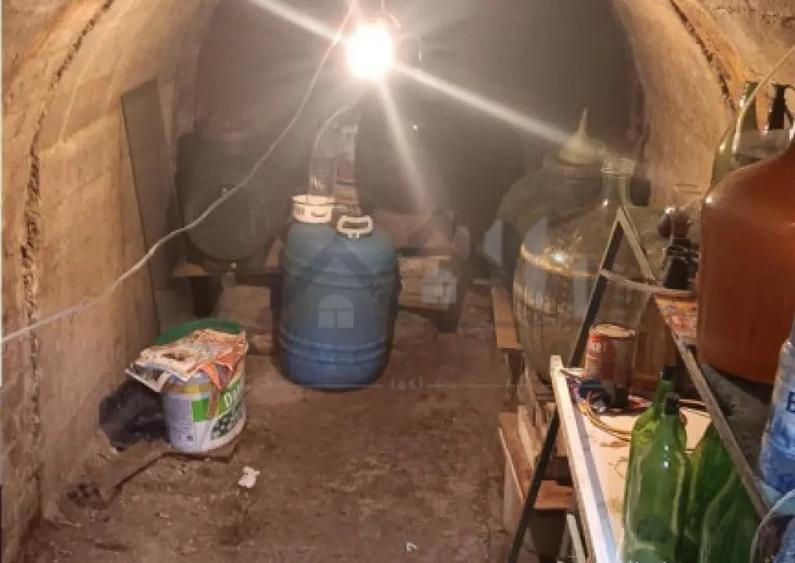 Tatarasi zona Piata Chirila teren 576mp cu casa si anexe (pr - 12