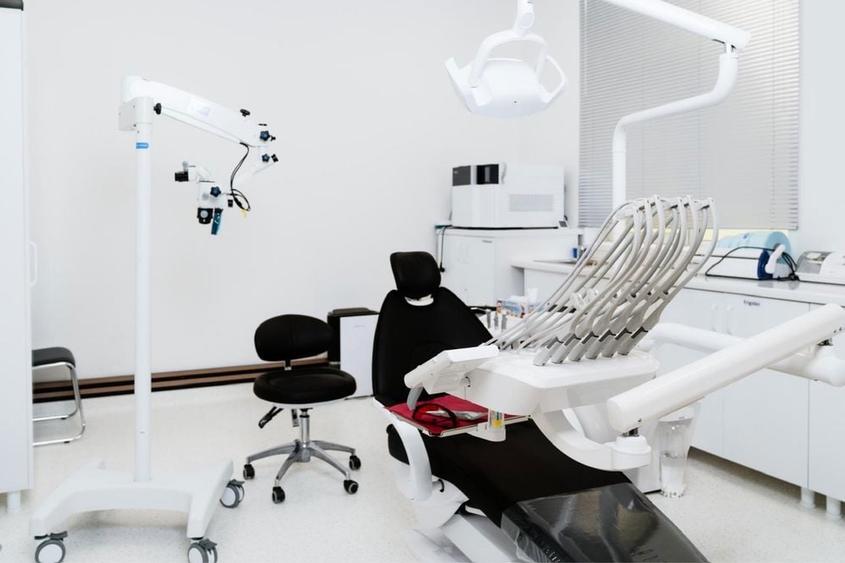 Inchiriez tura cabinet stomatologic! Central complet nou ! - 2