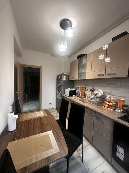 SECTOR 4- APARTAMENT 3 CAMERE 2 BAI - Etaj 1 - 11