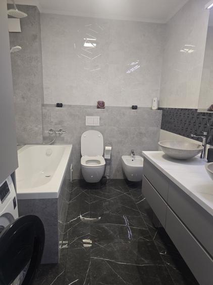 Apartament cu 3 camere decomandat în Lotus