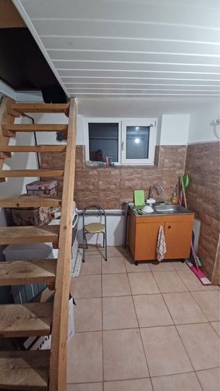 Garsoniera , 25 mp bloc cu gaze , zona Liceul Economic Zahana - 6