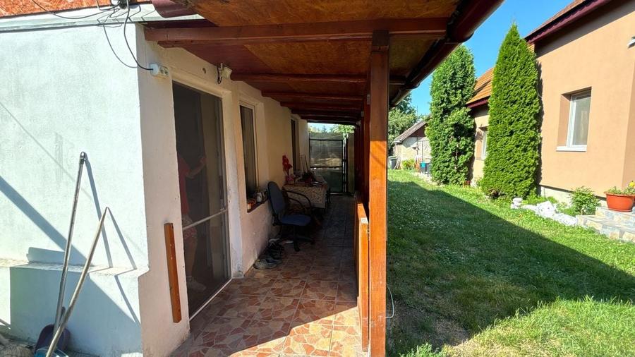 Doua case de vanzare 75 M? + curte 720 M? Piata Kalvin - 10