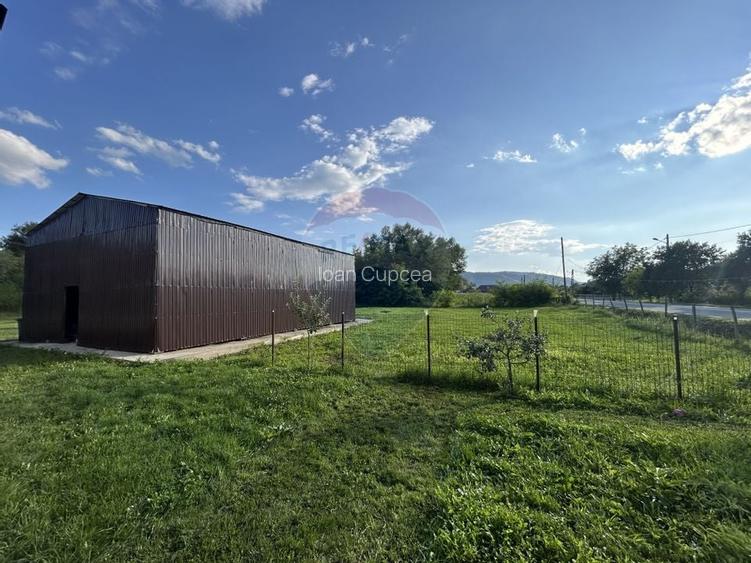 Spatiu industrial 100mp constructie metalica 3000 m2 teren.